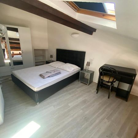 Le Cocon D'Avignon - T2 Duplex 40M2 - Centre Historique Intra Muros- Wifi Climatisation Exterior photo